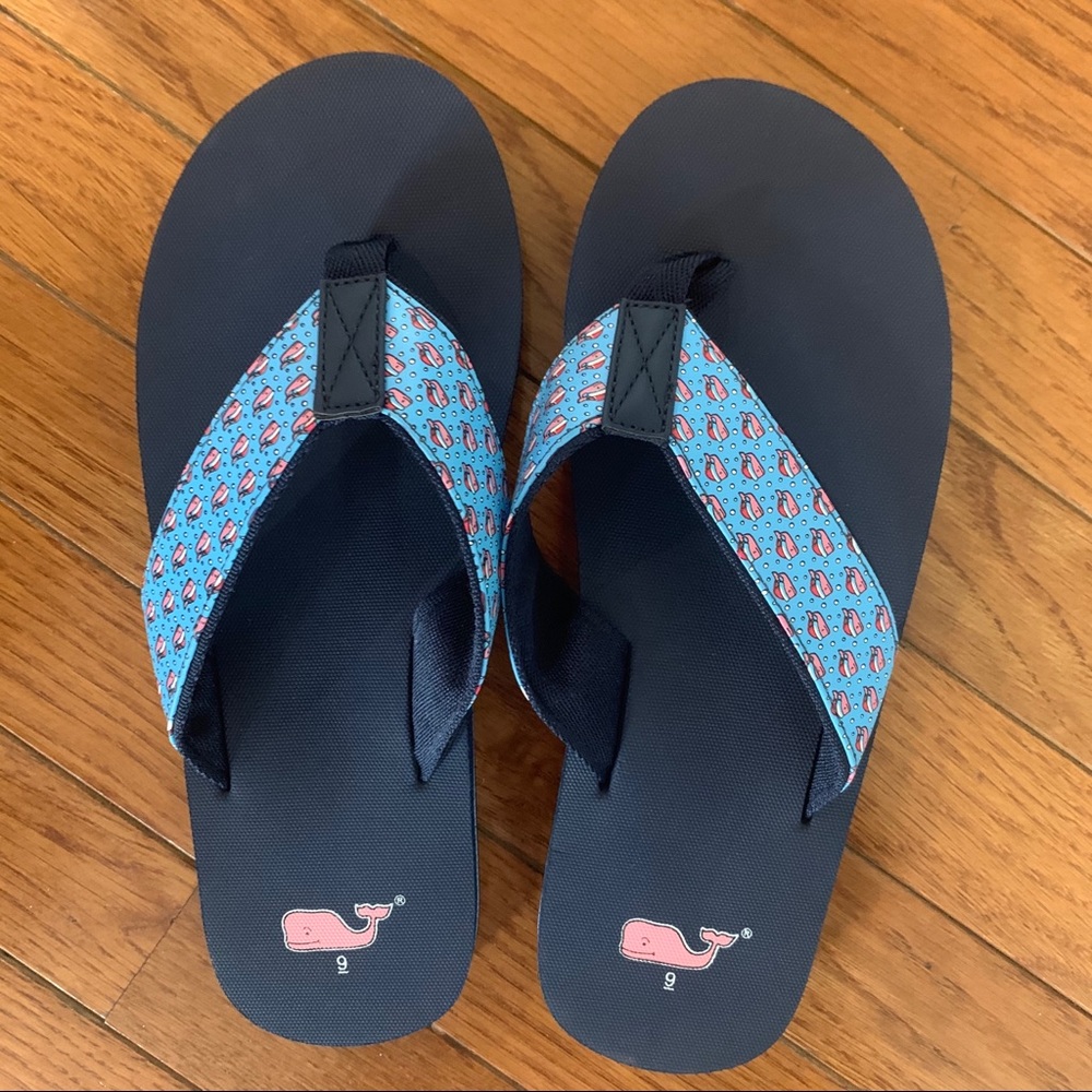 Vineyard Vines Patterned Flip Flops